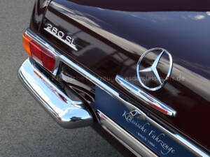 Image 28/33 of Mercedes-Benz 280 SL (1969)