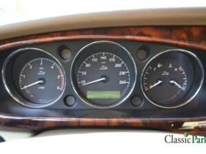 Image 12/50 of Jaguar XJ 2.7 D (2008)