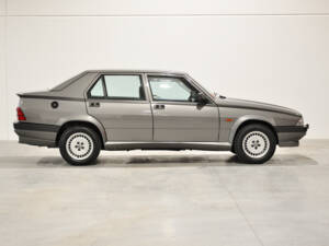 Imagen 30/34 de Alfa Romeo 75 2.0 Twin Spark (1991)