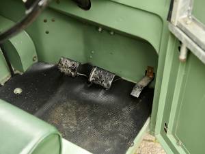 Image 34/44 of Land Rover 80 (1949)