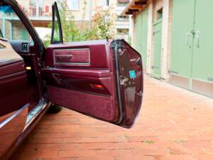 Bild 165/200 von Cadillac Coupe DeVille (1968)