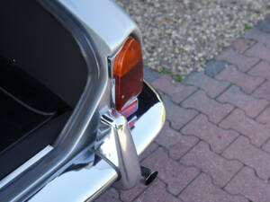 Bild 10/50 von Jaguar XJ 6 C 4.2 (1975)