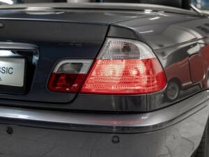 Image 19/24 of BMW 318Ci (2003)