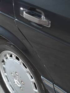 Image 28/52 of Mercedes-Benz 560 SEL (1988)