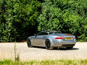 Image 25/50 de Jaguar XKR (2007)