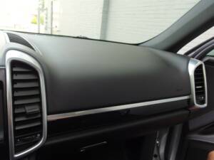 Image 58/98 of Porsche Cayenne S (2010)