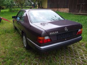 Bild 3/16 von Mercedes-Benz 300 CE (1992)