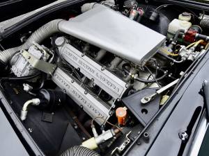 Immagine 17/48 di Aston Martin V8 Volante (1978)