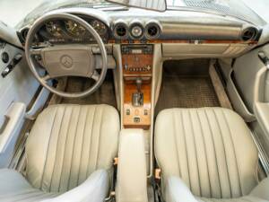 Image 14/14 of Mercedes-Benz 560 SL (1986)