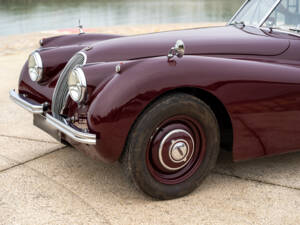 Image 16/50 of Jaguar XK 120 SE FHC (1952)