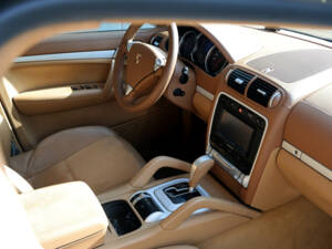 Bild 37/49 von Porsche Cayenne GTS (2009)
