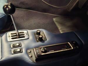 Image 19/45 of Ferrari Dino 208 GT4 (1976)