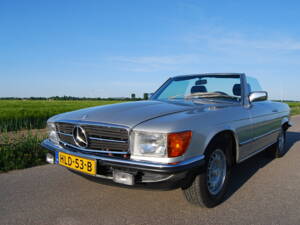 Image 37/87 of Mercedes-Benz 280 SL (1982)