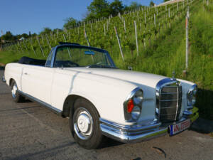 Imagen 8/56 de Mercedes-Benz 220 SE b (1962)