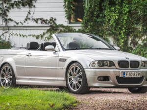 Image 17/52 of BMW M3 (2004)