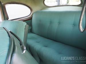 Image 34/50 of Lincoln Zephyr (1947)