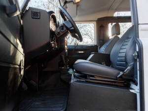 Bild 16/49 von Land Rover Defender 90 (1994)