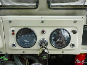 Image 12/55 of Land Rover 88 (1958)