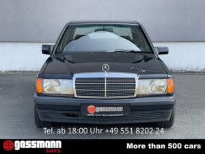 Immagine 2/15 di Mercedes-Benz 190 E 3.2 AMG (1986)