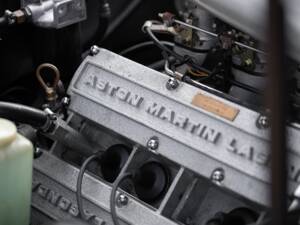 Imagen 21/45 de Aston Martin V8 Volante (1984)