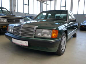 Bild 23/37 von Mercedes-Benz 190 E (1989)