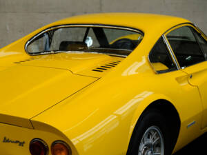 Image 9/24 de Ferrari Dino 246 GT (1970)