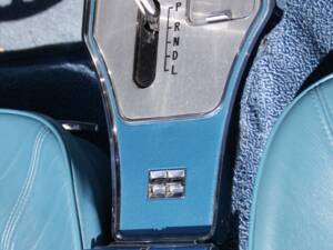 Bild 19/24 von Chevrolet Corvette Sting Ray Convertible (1965)