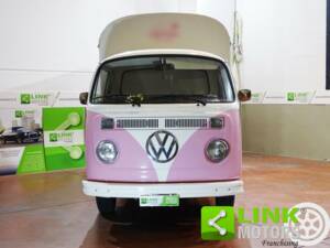 Image 7/10 of Volkswagen T2a panel van (1975)