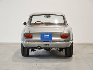 Bild 22/30 von Alfa Romeo Giulia 1300 GT Junior (1971)