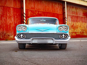 Image 6/18 of Chevrolet Impala Sport Coupe (1958)