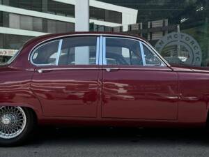 Image 2/25 de Jaguar S-Type 3.8 (1965)