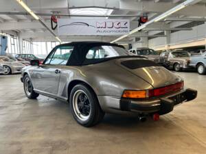 Image 42/71 de Porsche 911 SC 3.0 (1983)