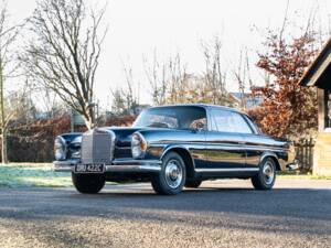 Afbeelding 40/45 van Mercedes-Benz 300 SE (1965)