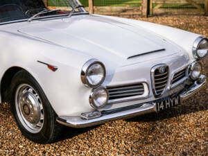 Image 8/50 of Alfa Romeo 2600 Spider (1963)