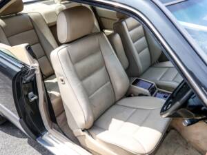 Image 31/37 of Mercedes-Benz E 320 (1995)