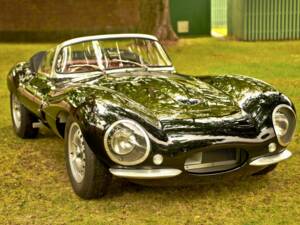 Image 3/50 of Jaguar XK-SS (1967)