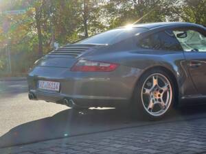 Image 11/53 of Porsche 911 Carrera (2008)