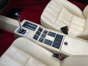 Afbeelding 16/20 van Ferrari 328 GTS (1989)
