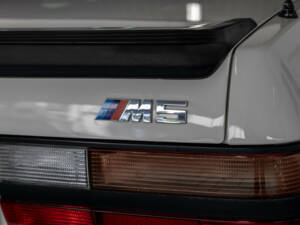 Image 21/23 of BMW M5 (1987)