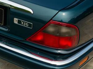 Afbeelding 17/50 van Jaguar XJ6 3.2 (1995)