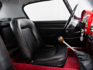 Image 22/39 of Alfa Romeo 2000 Spider (1960)