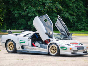 Image 17/63 of Lamborghini Diablo SV-R (1996)