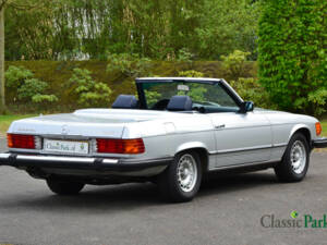 Image 4/50 of Mercedes-Benz 380 SL (1983)