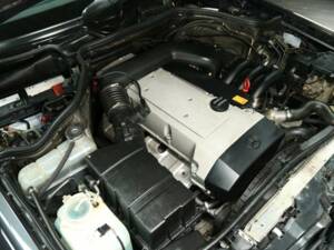 Immagine 25/30 di Mercedes-Benz E 320 (1997)