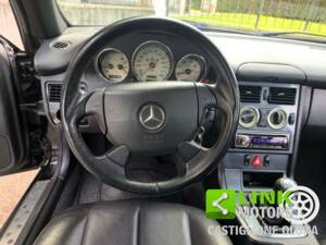 Image 8/10 of Mercedes-Benz SLK 230 Kompressor (1999)