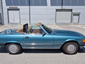 Image 58/82 of Mercedes-Benz 560 SL (1986)