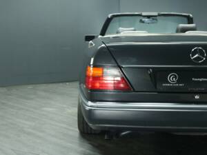 Afbeelding 62/82 van Mercedes-Benz 300 CE-24 3.4 AMG (1993)