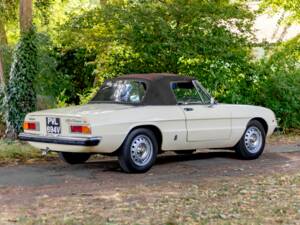 Immagine 3/50 di Alfa Romeo 2000 Spider Veloce (1980)