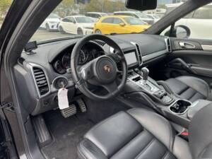 Bild 13/63 von Porsche Cayenne Turbo (2010)