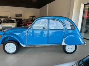 Image 7/36 de Citroën 2 CV 6 (1983)